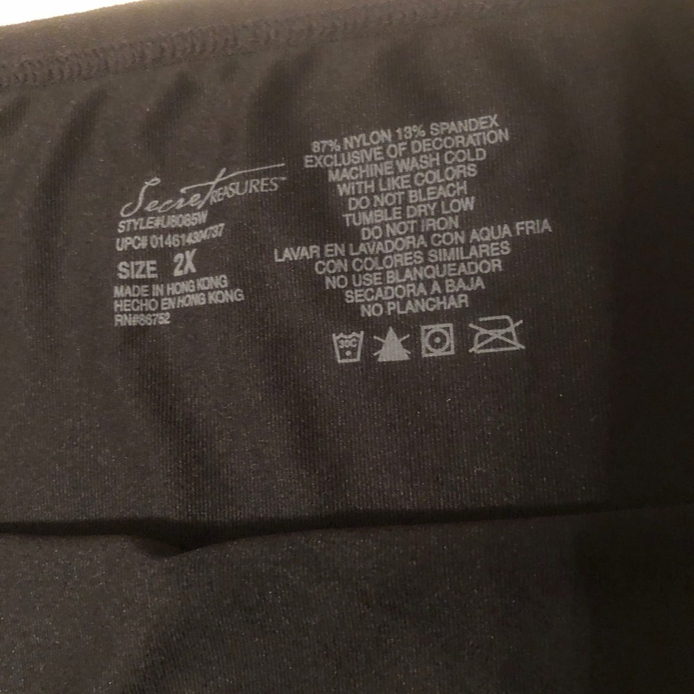 Secret Treasures Black Sleeveless Camisole Top - Picture 2 of 4